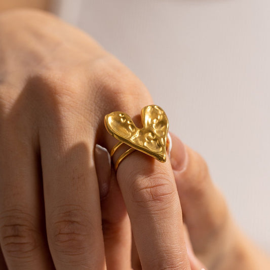 Amara Heart Ring
